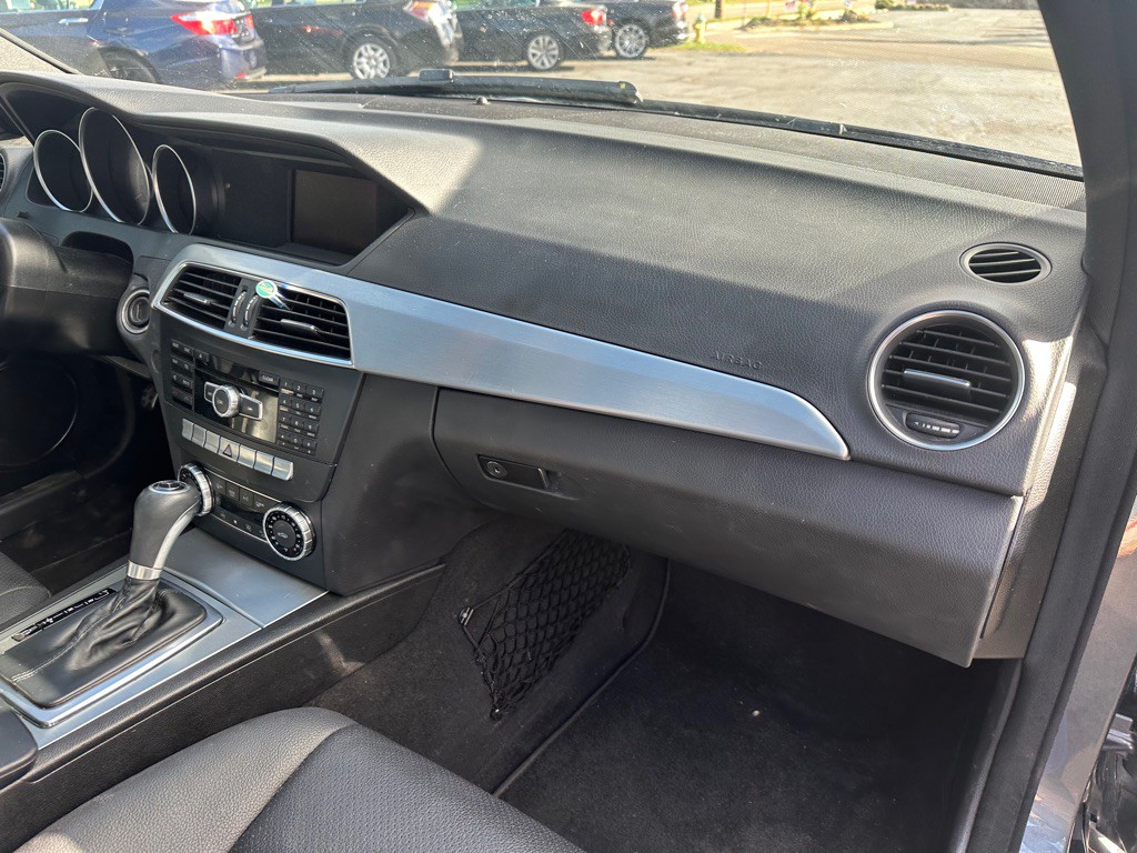2014 Mercedes-Benz C-Class Image 11
