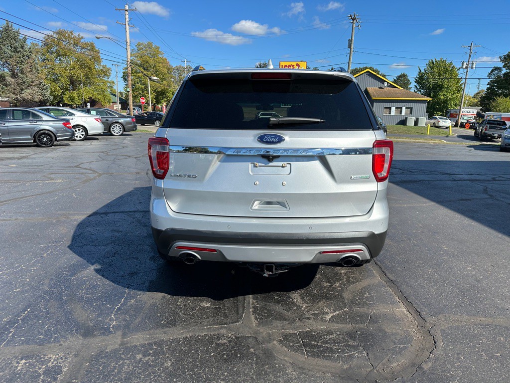 2016 Ford Explorer Image 8