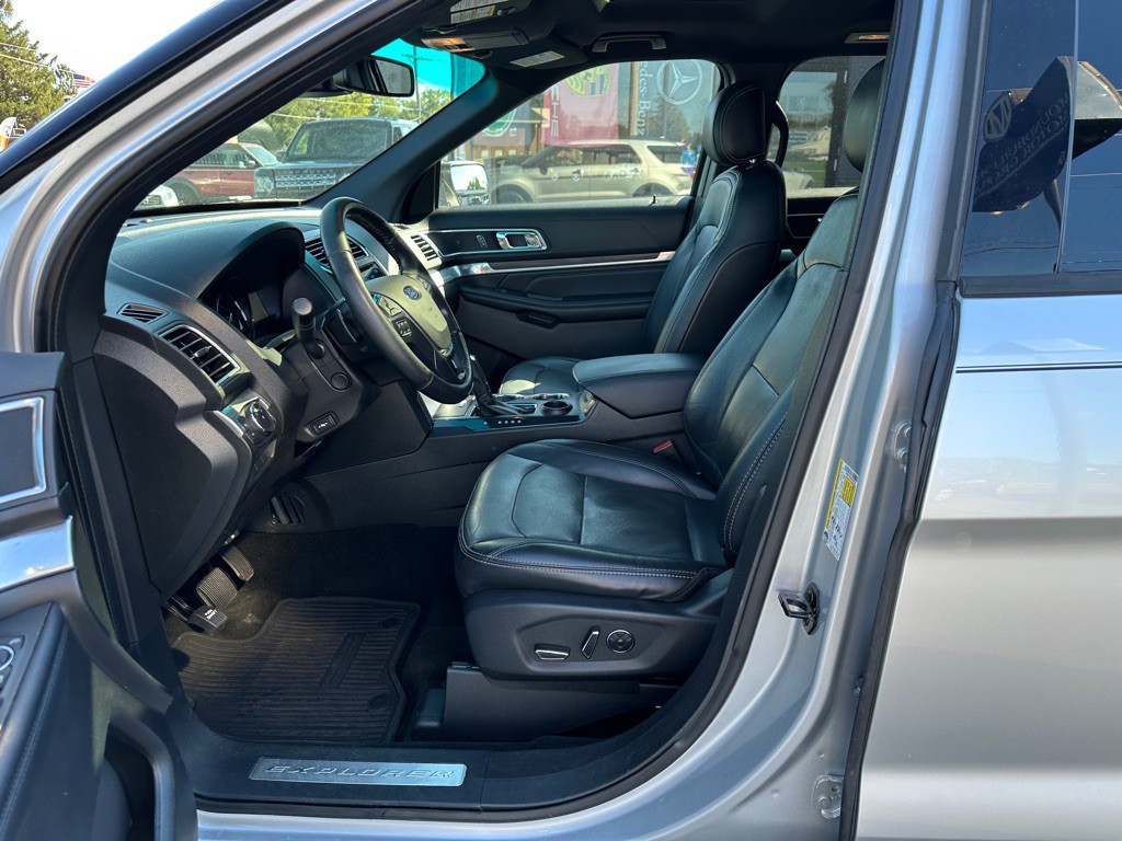 2016 Ford Explorer Image 12