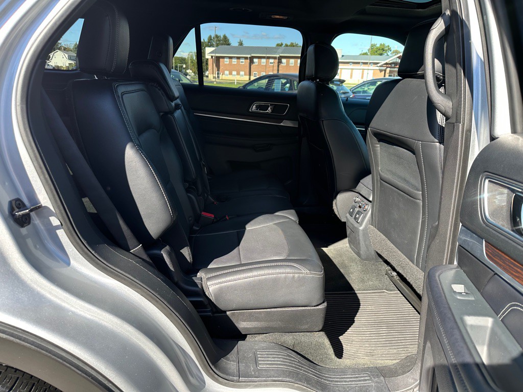 2016 Ford Explorer Image 15