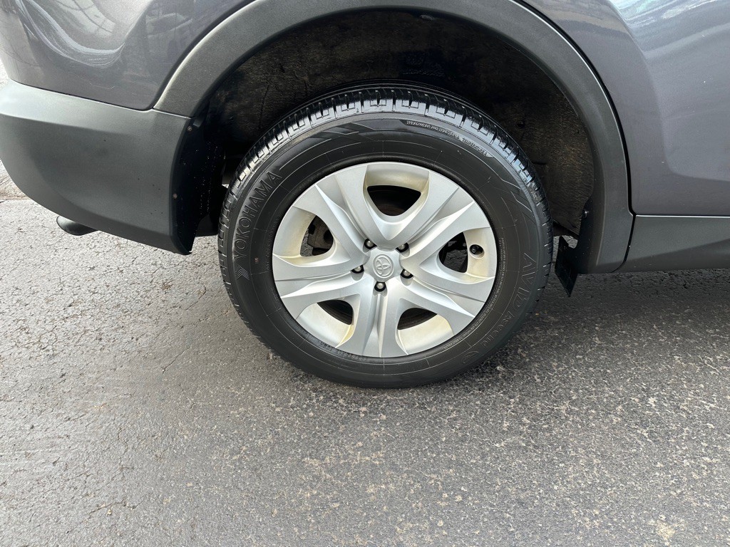 2015 Toyota Rav4 Image 9