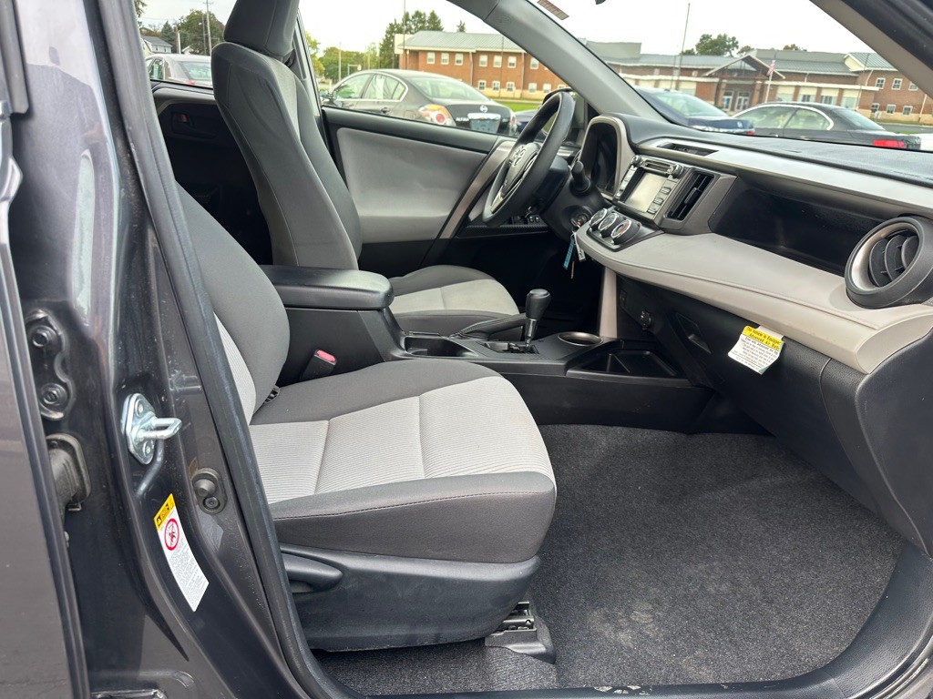 2015 Toyota Rav4 Image 10