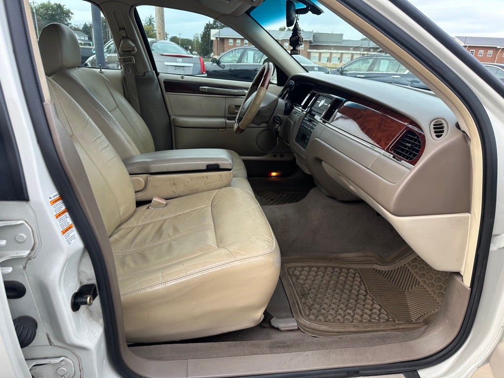 2015 Toyota Rav4 Image 25