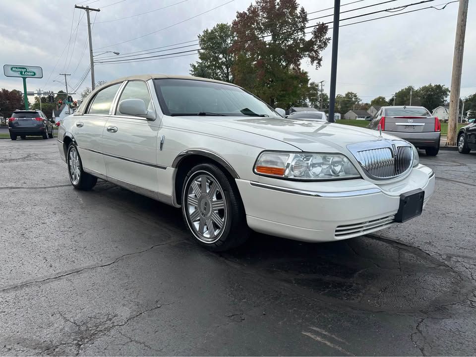 2004 Lincoln Town Car Image 4