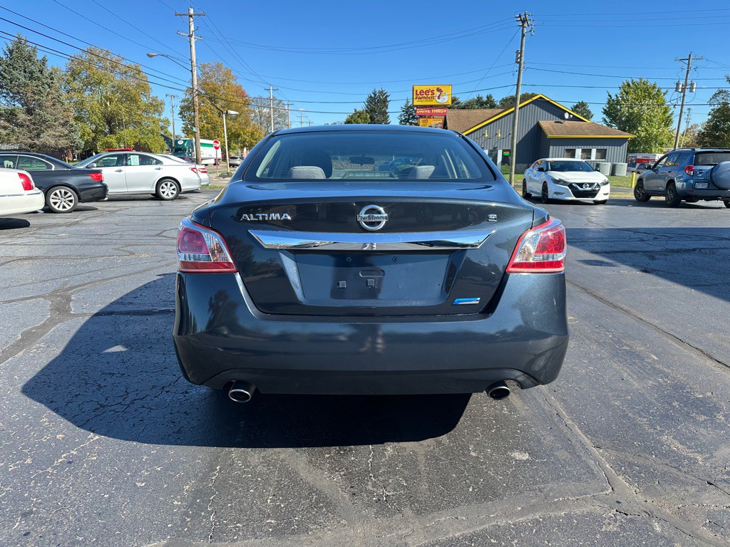 2013 Nissan Altima Image 8