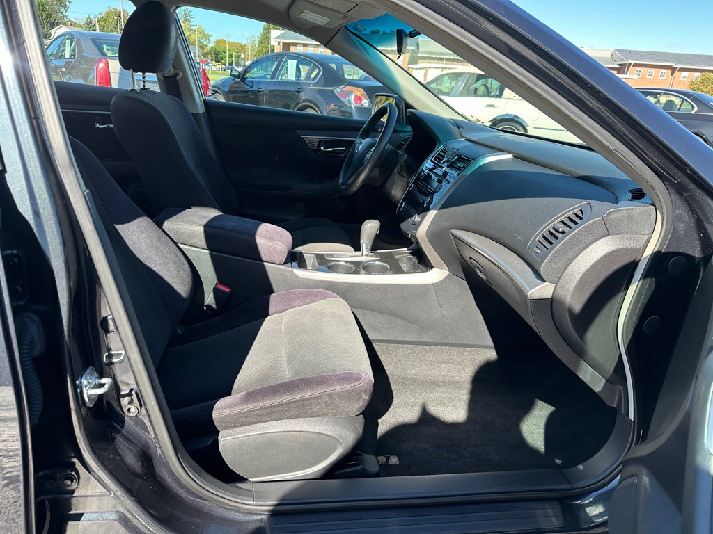 2013 Nissan Altima Image 10