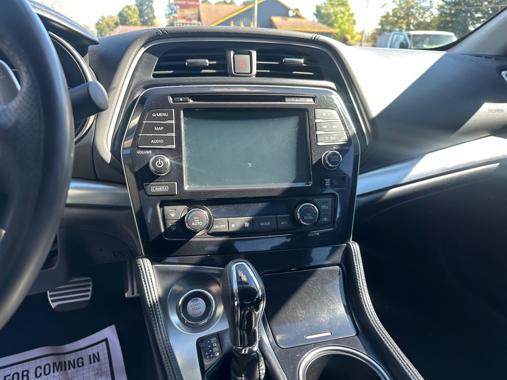 2016 Nissan Maxima Image 14