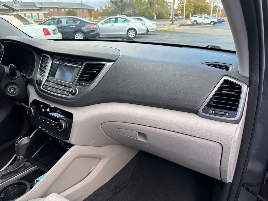 2017 Hyundai Tucson Image 11