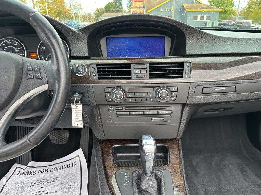 2012 BMW 3 Series Image 14