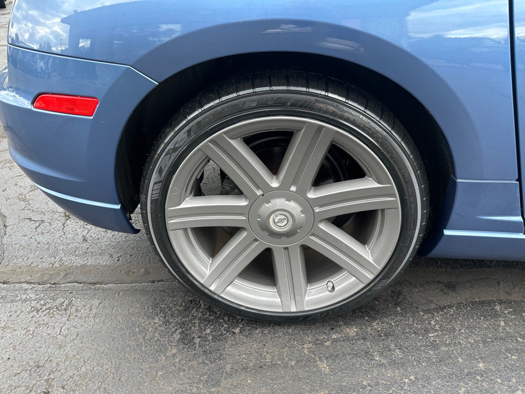 2006 Chrysler Crossfire Image 9
