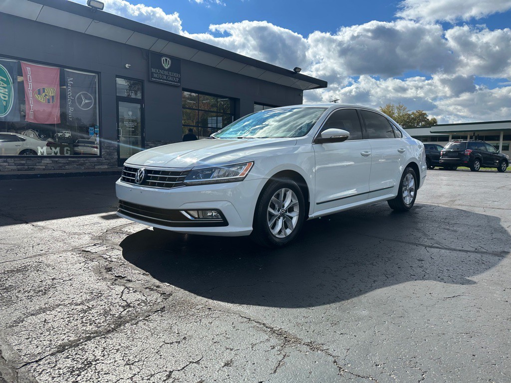 2016 Volkswagen Passat Image 1