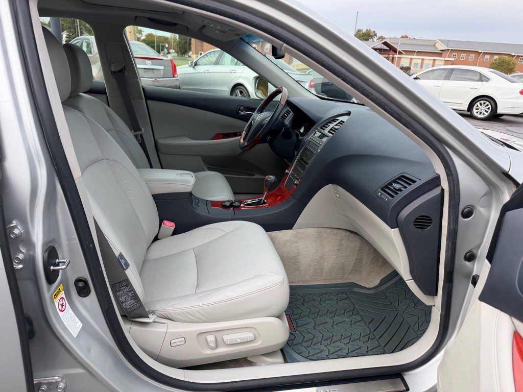 2007 Lexus ES 350 Image 10