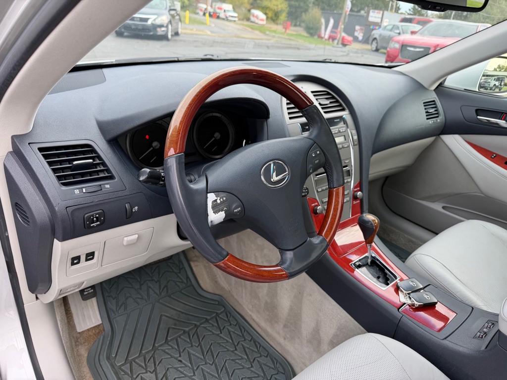 2007 Lexus ES 350 Image 13