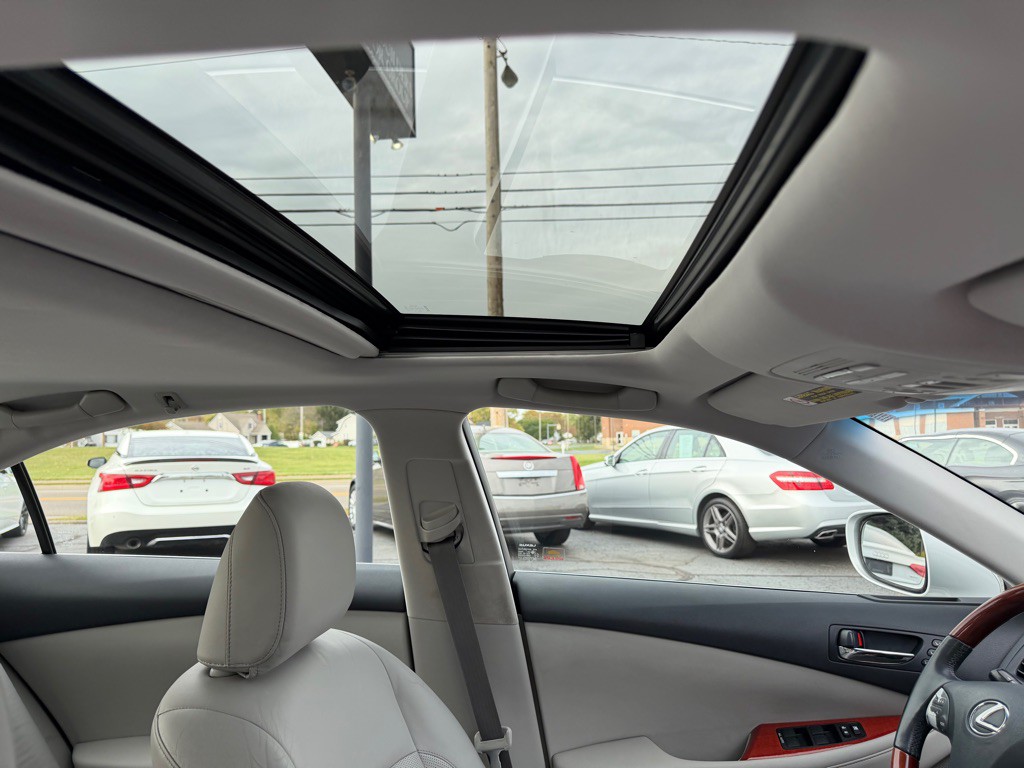 2007 Lexus ES 350 Image 16