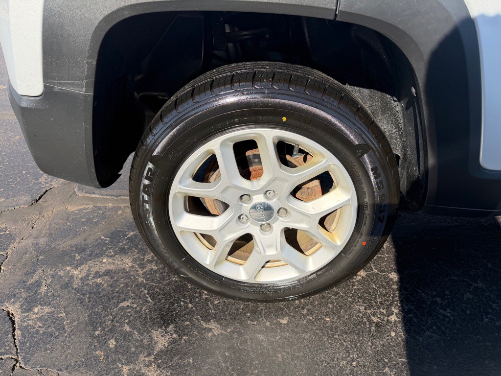 2017 Jeep Renegade Image 9