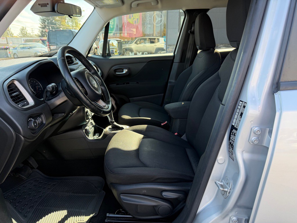 2017 Jeep Renegade Image 12