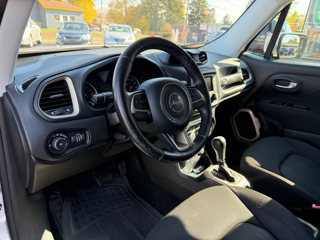 2017 Jeep Renegade Image 13