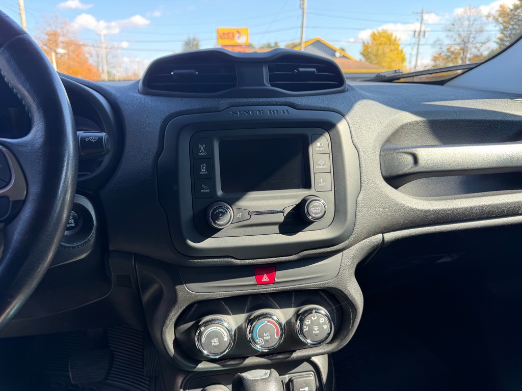 2017 Jeep Renegade Image 14