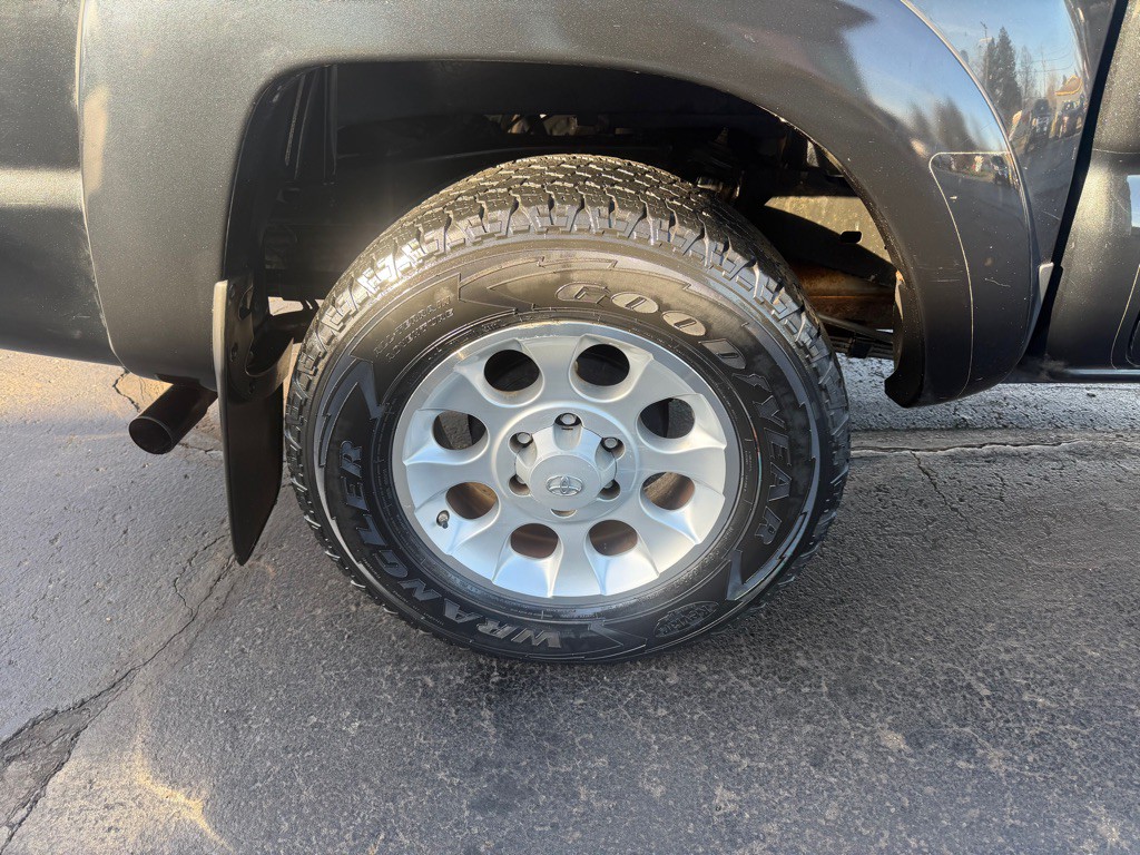 2010 Toyota Tacoma Image 9