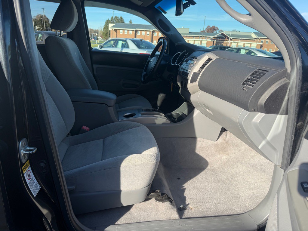 2010 Toyota Tacoma Image 10