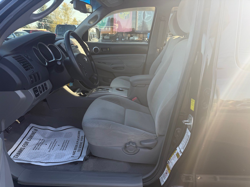 2010 Toyota Tacoma Image 12