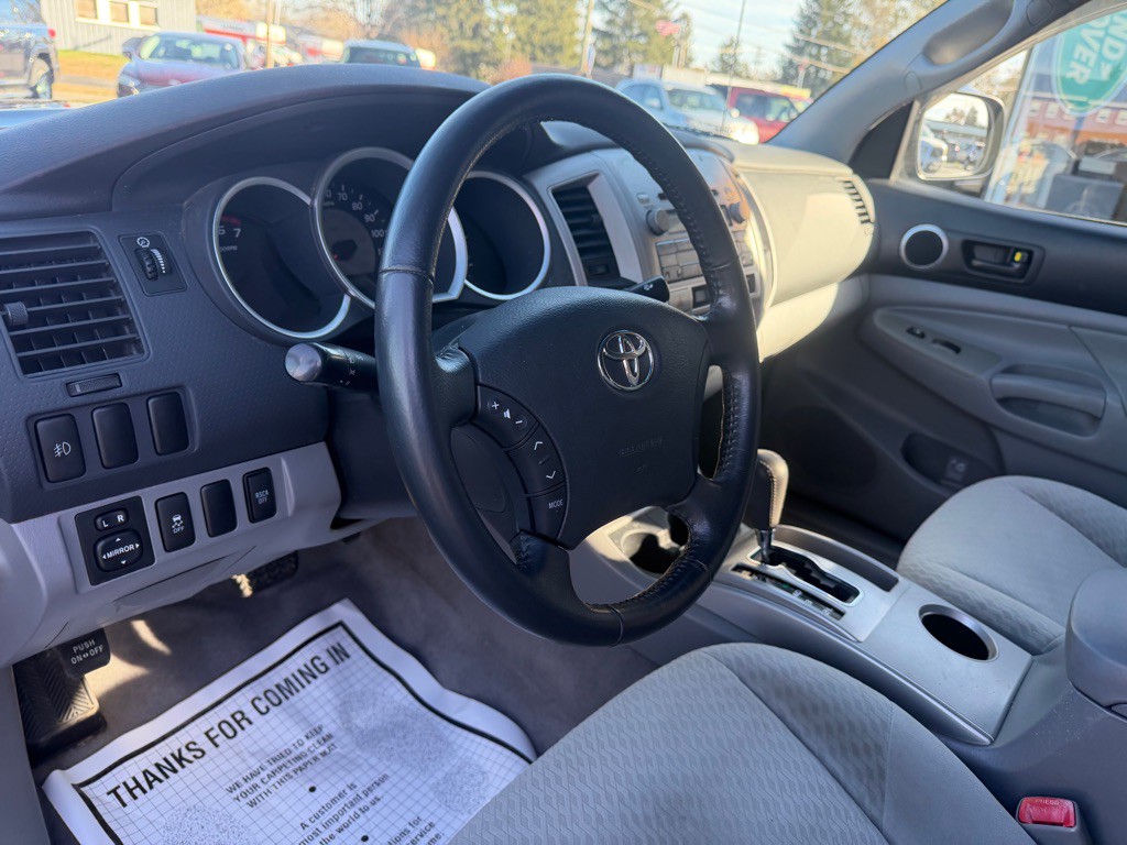 2010 Toyota Tacoma Image 13