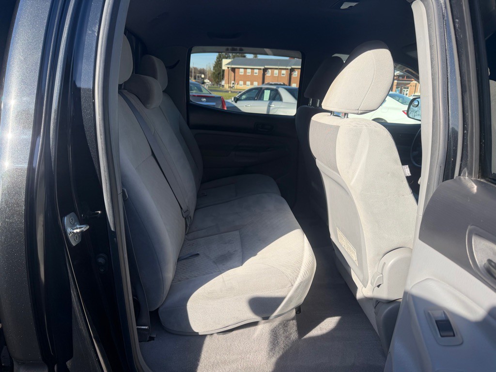 2010 Toyota Tacoma Image 15