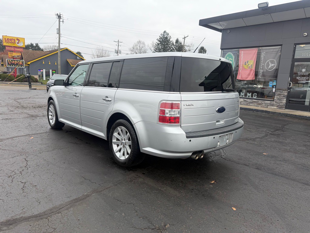 2010 Ford Flex Image 3
