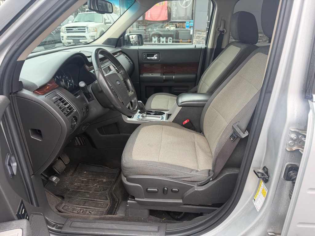 2010 Ford Flex Image 12