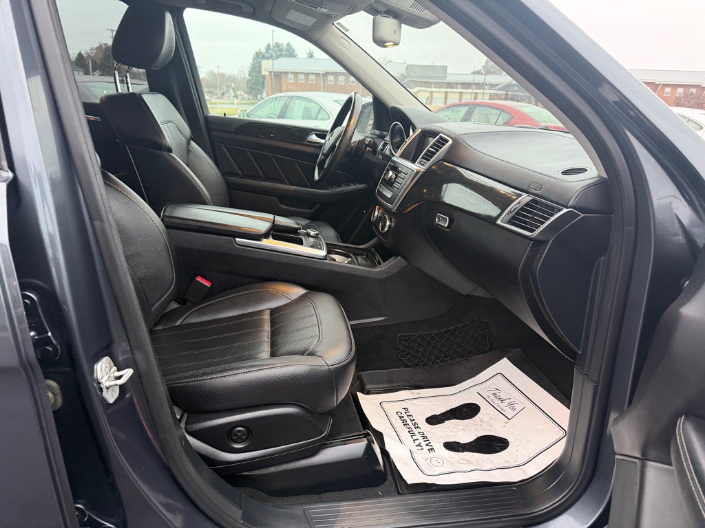 2016 Mercedes-Benz GL-Class Image 10