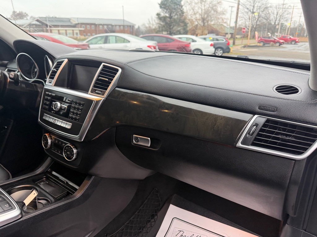 2016 Mercedes-Benz GL-Class Image 11