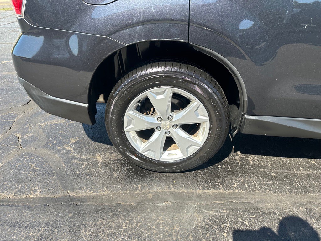 2016 Subaru Forester Image 9