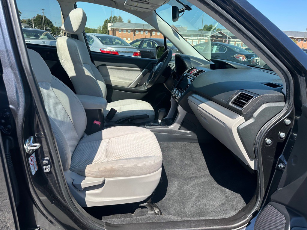 2016 Subaru Forester Image 10