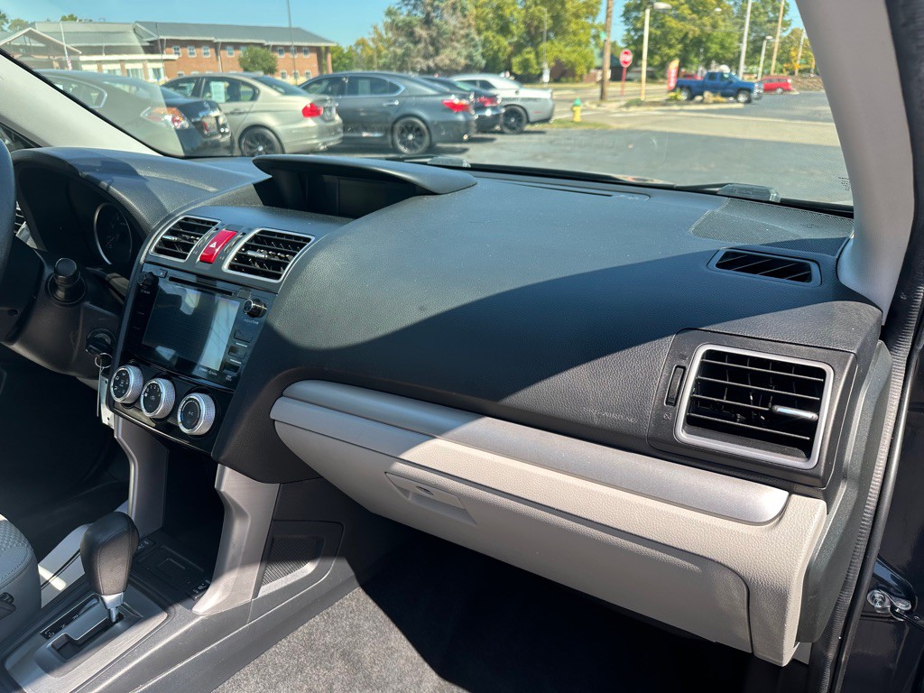 2016 Subaru Forester Image 11