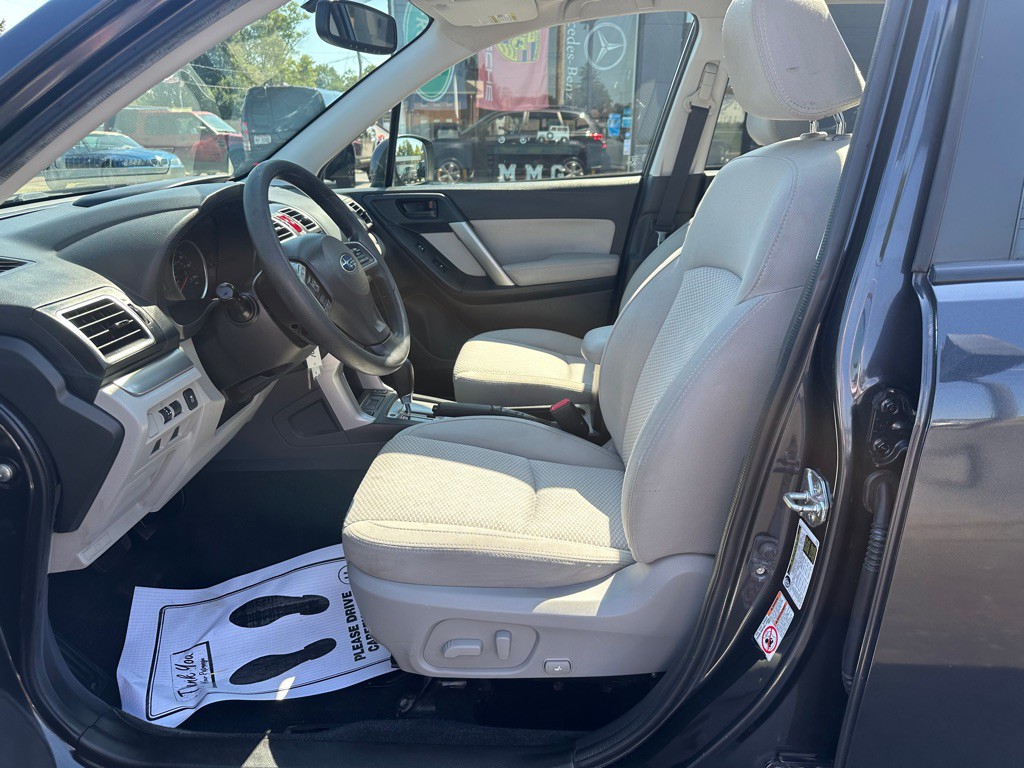 2016 Subaru Forester Image 12