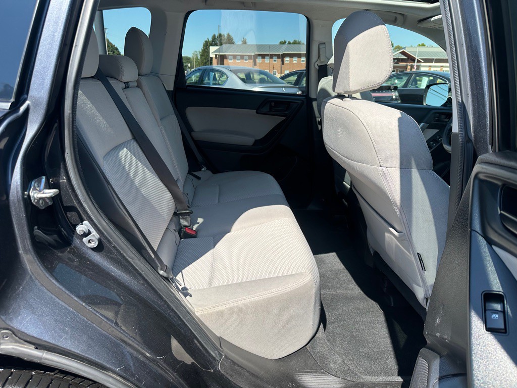 2016 Subaru Forester Image 15
