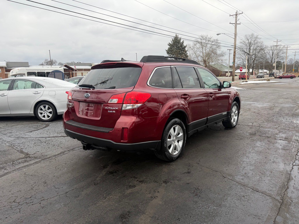 2011 Subaru Outback Image 6