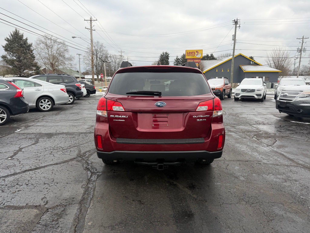 2011 Subaru Outback Image 8
