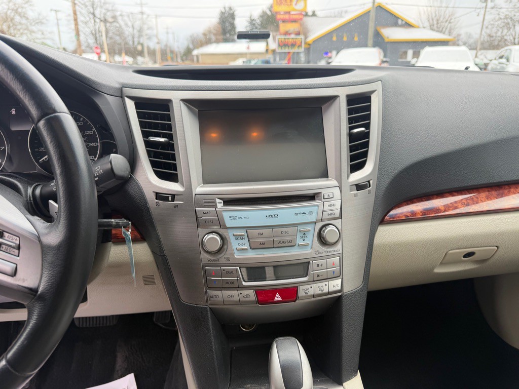 2011 Subaru Outback Image 14