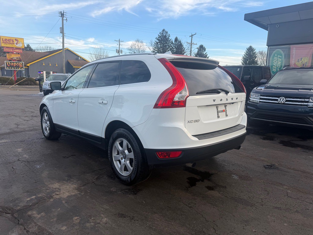 2011 Volvo XC60 Image 3