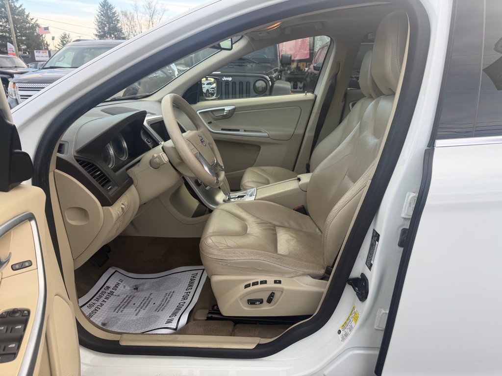 2011 Volvo XC60 Image 12