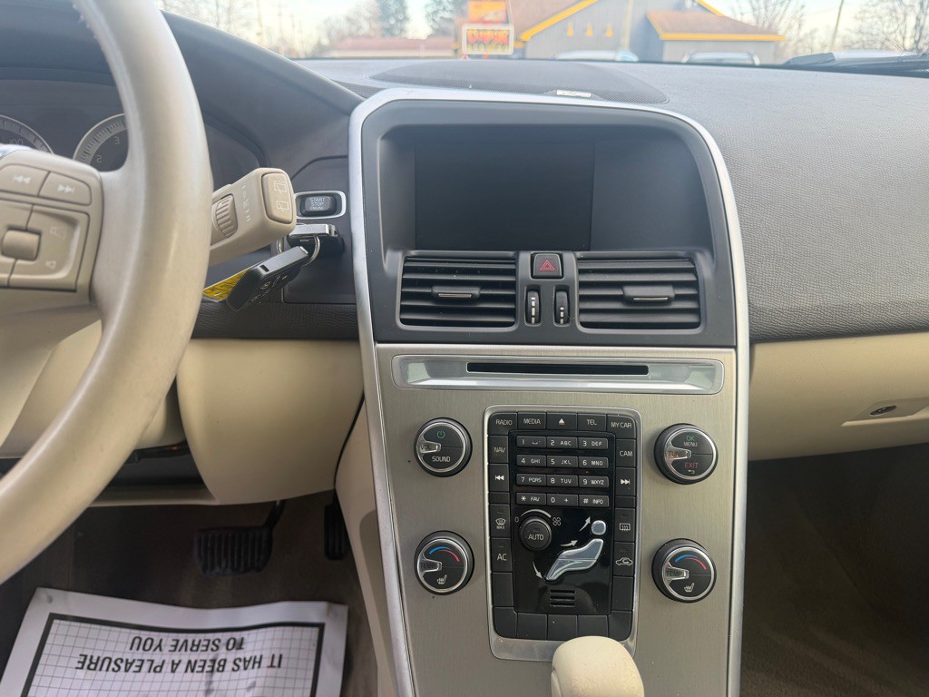 2011 Volvo XC60 Image 14