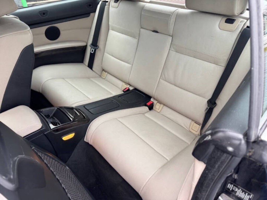 2012 BMW 3 Series Image 19