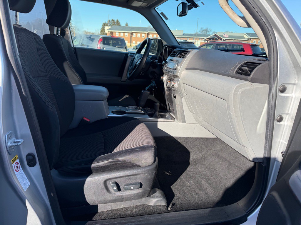 2012 Toyota 4Runner Image 11