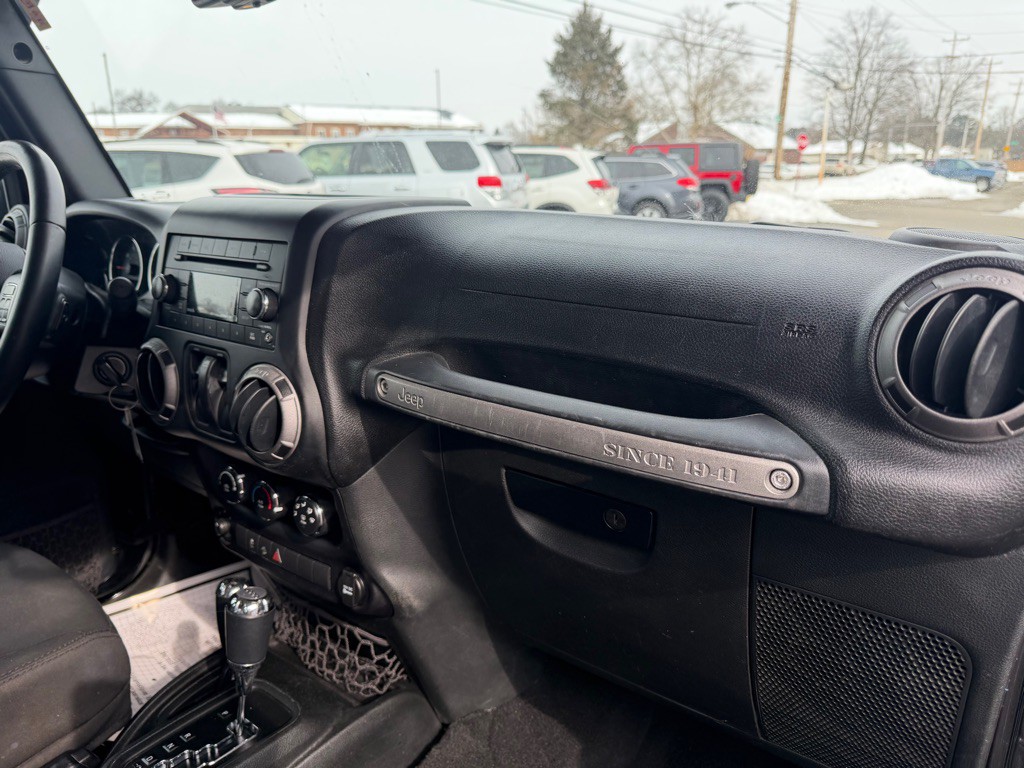 2016 Jeep Wrangler Image 12