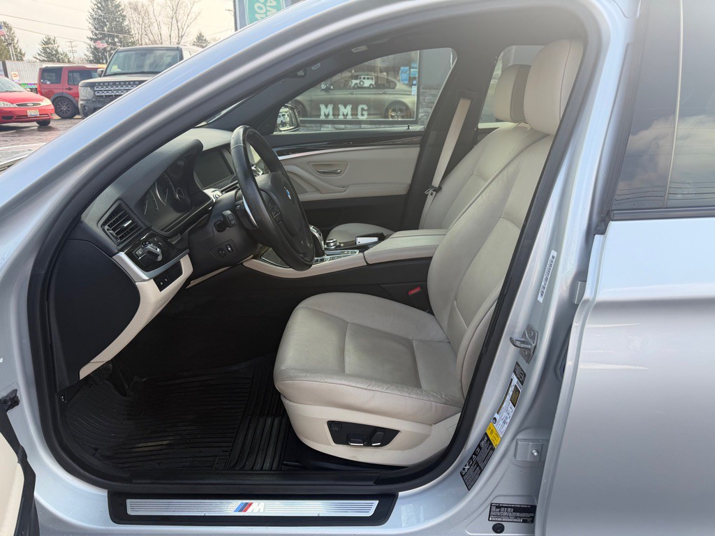 2013 BMW 5 Series Image 13