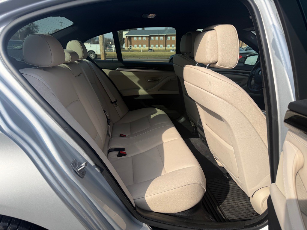 2013 BMW 5 Series Image 16