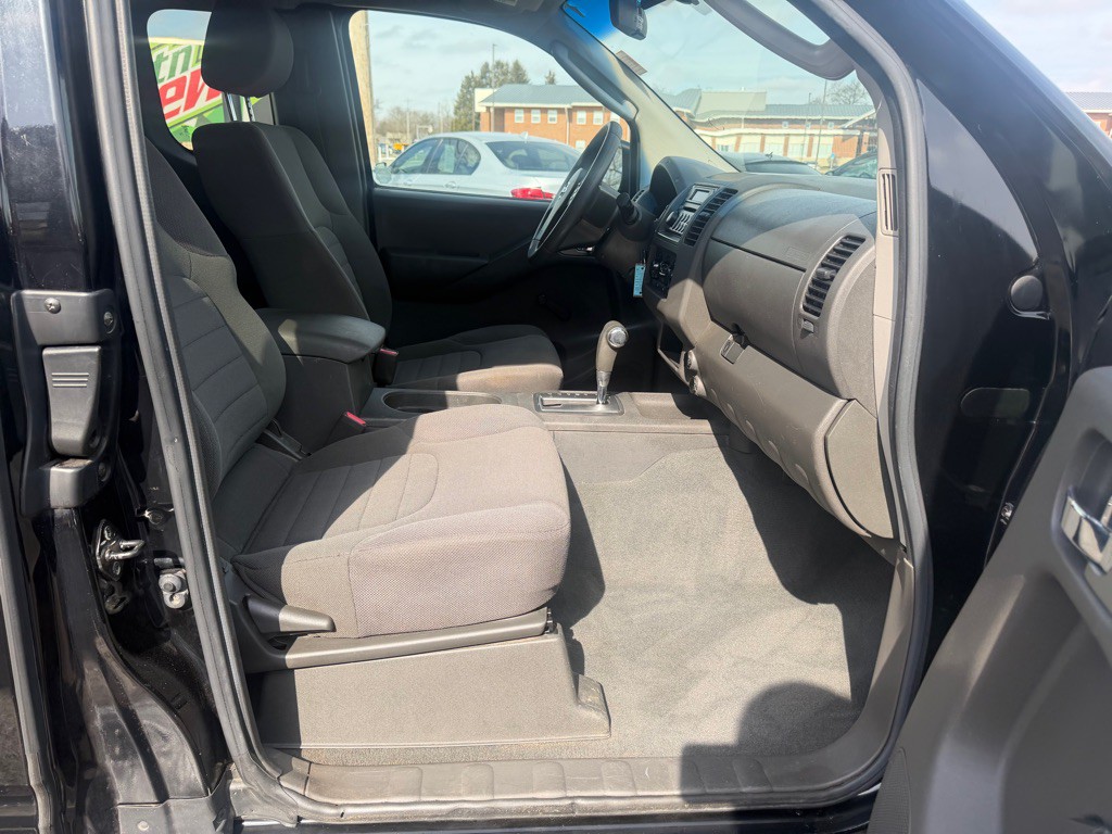 2007 Nissan Frontier Image 10