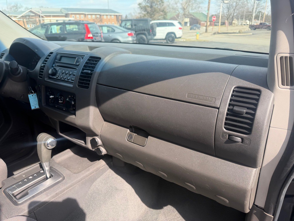 2007 Nissan Frontier Image 11