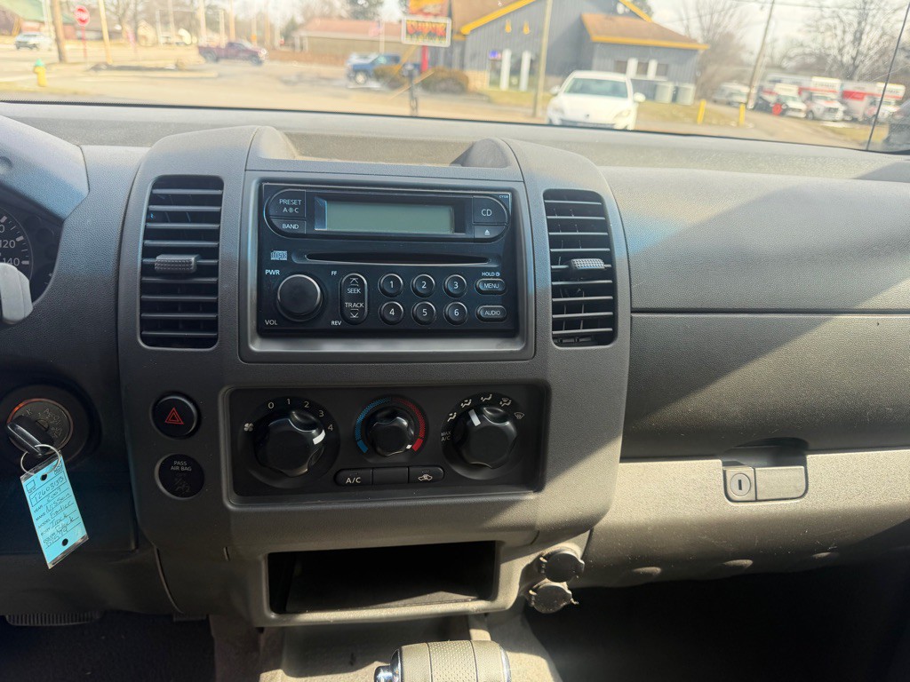 2007 Nissan Frontier Image 14